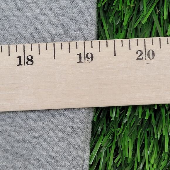 Champion Sweatshirt Small 19x24 C-Logo Embroidered - Picture 10 of 13